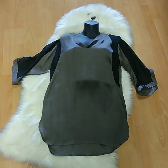 Collective Concepts Blouse with Mesh accents - Picture 6 of 8